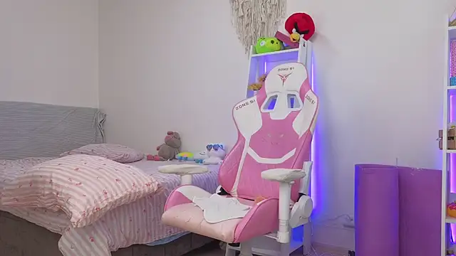 Chat +18 de Mia_WaterFall ao vivo