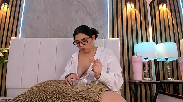 Chatroom XXX en direct de Carlotta_de_velour