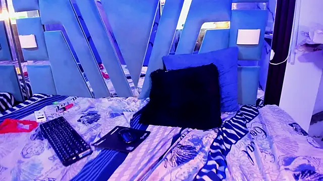 Chatroom XXX en direct de emii_brown