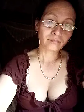 Chat +18 de Cucci07 ao vivo