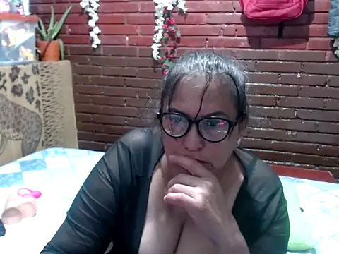 Pokazy przed kamerką – kristalmarelyn