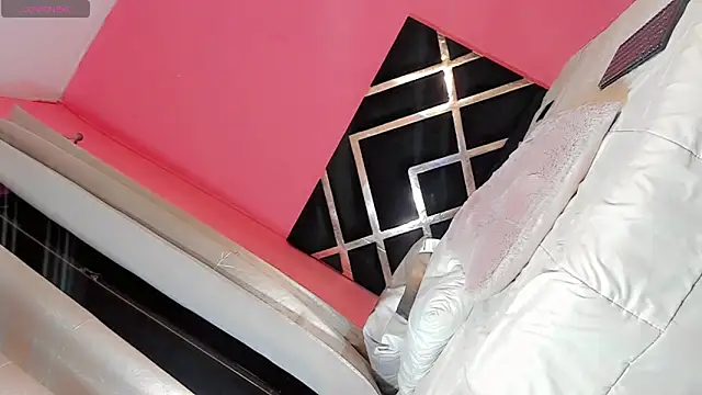 Show modela liyenpain01_ na web-kameri