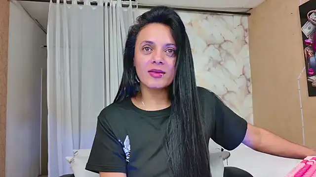 QueenSallyDesire's Live XXX Chat