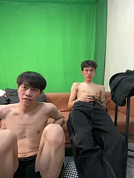 Show modela titi-999 na web-kameri