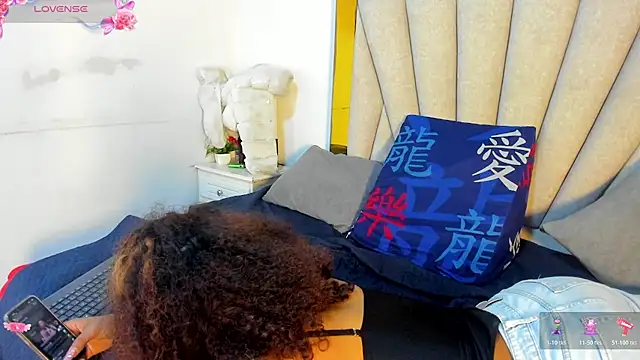 vahiolet_fuentes Adlı Modelin Canlı XXX Sohbeti