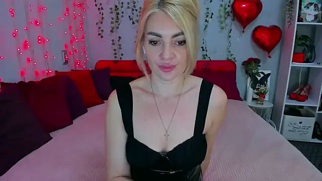 LunaBellucci: онлайн-секс-чат