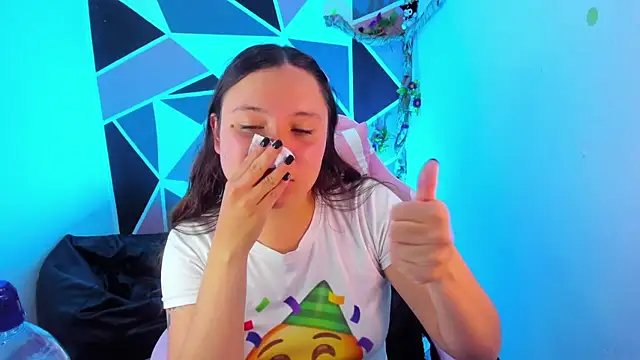 Živý XXX chat little_emma0