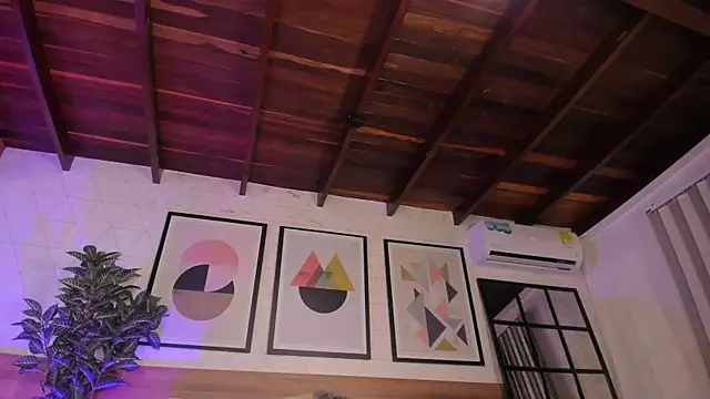 MiaKay1's Live XXX Chat