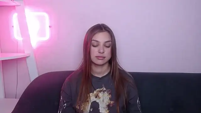 MilanaAngelAs' Live XXX Chat