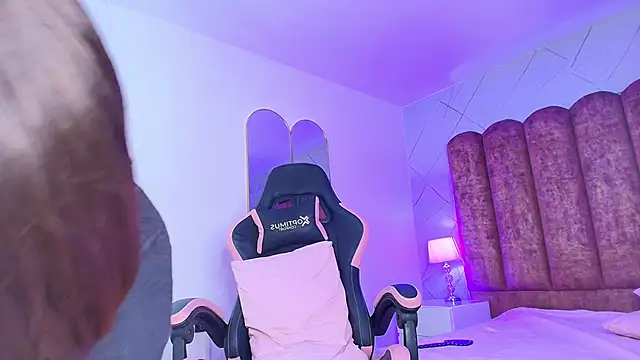 Fluffy_Bubble21 live XXX chat