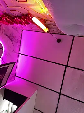 MelanyyJhonson15's Live XXX Chat