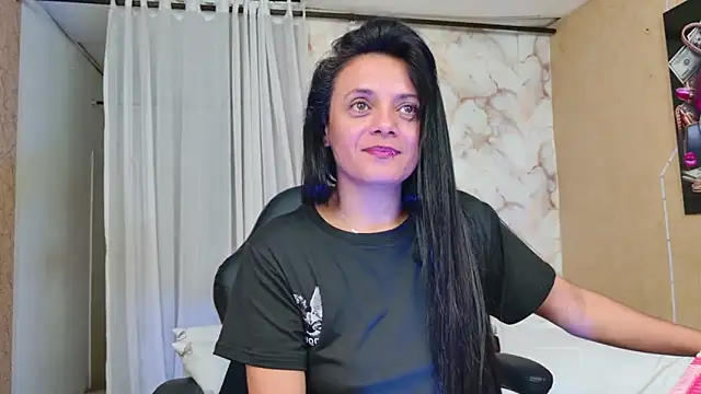 QueenSallyDesire's Live XXX Chat