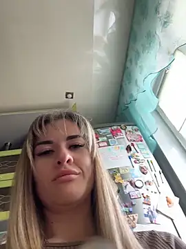 hotty_girls_here's Live XXX Chat