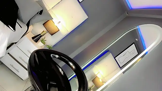 XXX chat uživo modela Amira_Ember