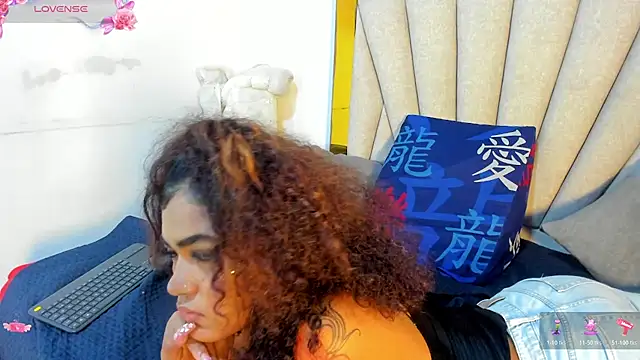 vahiolet_fuentes' Live XXX Chat