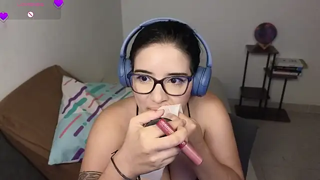 Chat +18 de blue__moon_ ao vivo