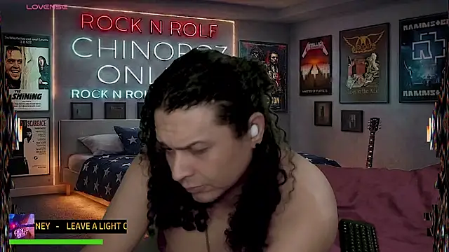 chino_roz Chat XXX in diretta