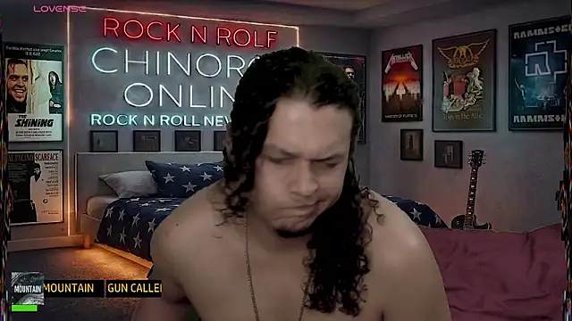 chino_roz Chat XXX in diretta