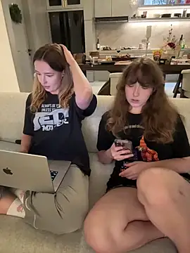 Nura_n_Sarah 网络视讯表演