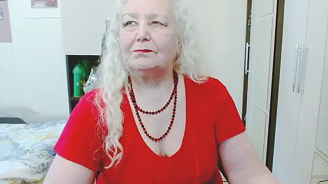 Chat +18 de GrannyAlisa ao vivo