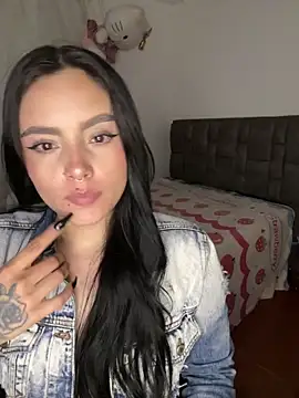 Chat +18 de salome_polaniiee ao vivo