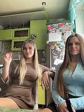 hotty_girls_here 网络视讯表演