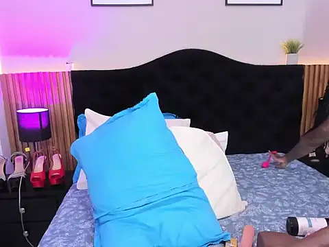 XXX chat uživo modela Pauline_Fox