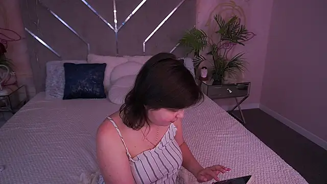 MirandaWong: онлайн-секс-чат