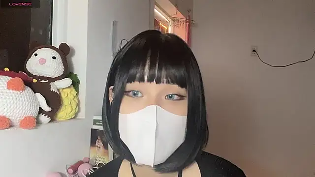 Tieu-Mayn Live XXX chat