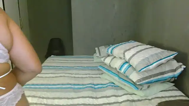 Chat XXX en directo de Lillyan_N