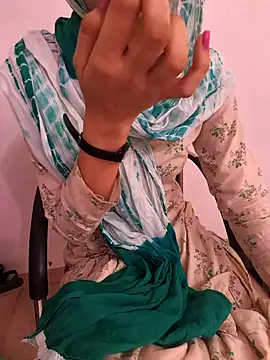 tanzum_khan_3202_ Adlı Modelin Web Kamerası Şovu