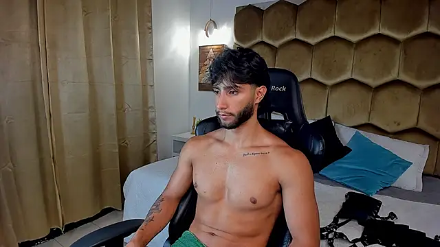 Show modela Emmet_CollinsJS na web-kameri