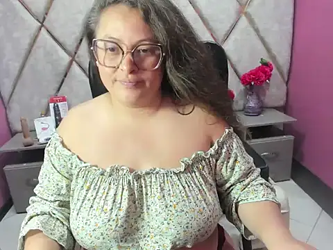 Czat XXX na żywo – Sarah_Boobs_