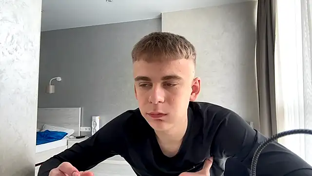 Show modela SoloFury na web-kameri