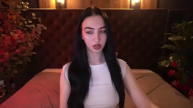 XXX chat uživo modela WildKittenX_