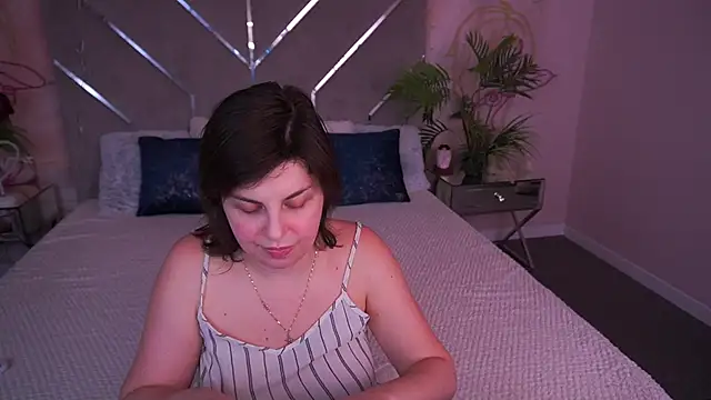 MirandaWong's Live XXX Chat