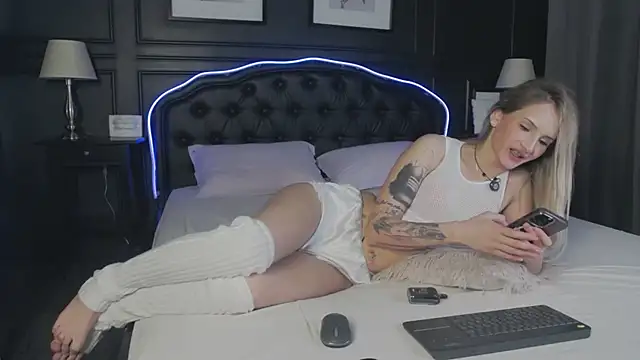 KiraProsper's Live XXX Chat