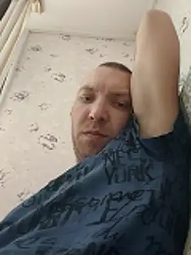 _uncle_Mitya-43_: διαδικτυακό σόου στην κάμερα