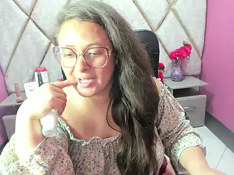 Онлайн чат XXX Sarah_Boobs_