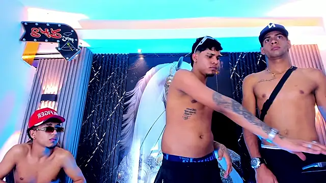 the_knights_of_the_night_ Show in webcam