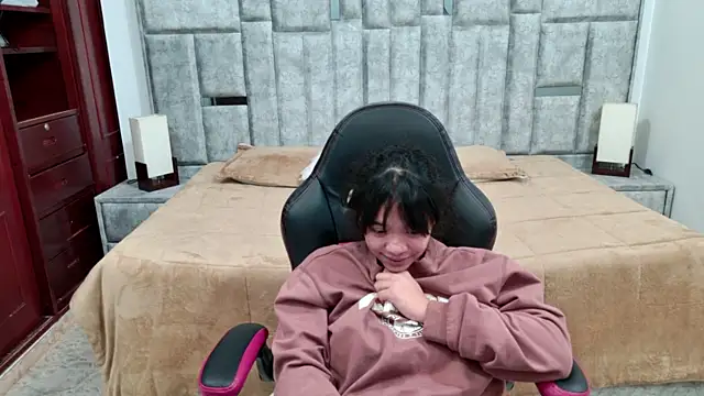 Czat XXX na żywo – laureentt_