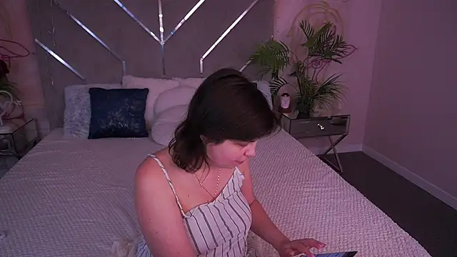 MirandaWong's Live XXX Chat