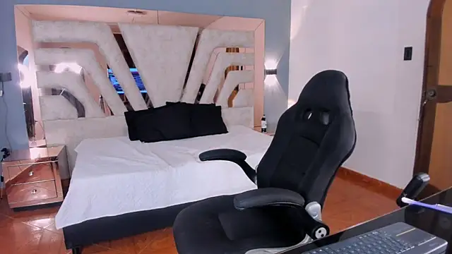 REINA_ADAHARA Live XXX Chat