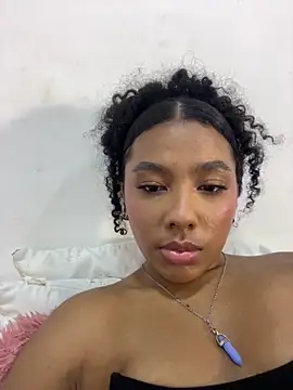 Chatroom XXX en direct de Mell_Rossi