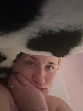 Chatroom XXX en direct de imawhorenslut19