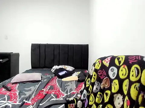 Czat XXX na żywo – EmmaHole_