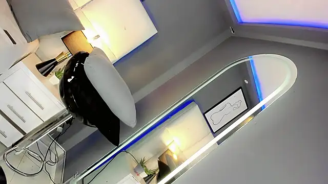 Amira_Ember 在線直播表演