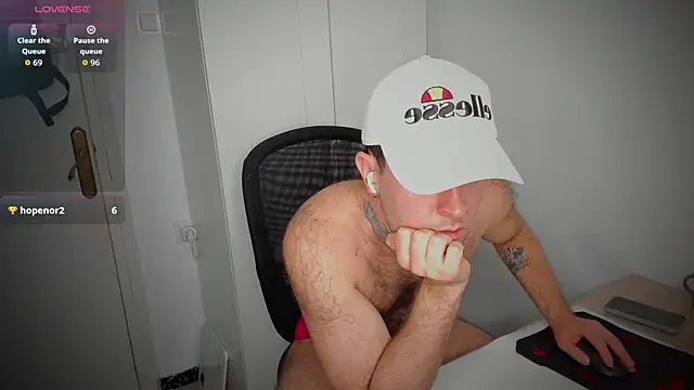 Онлайн чат XXX HonestAndrew