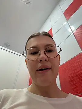 دردشة RinaCat الجنسية المباشرة