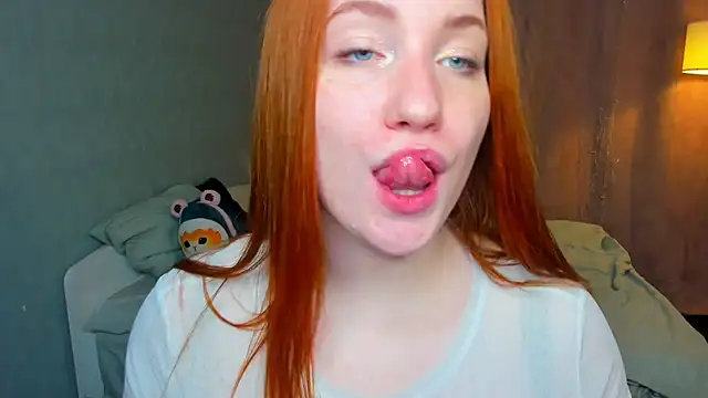 EthalCarlsqq Show in webcam